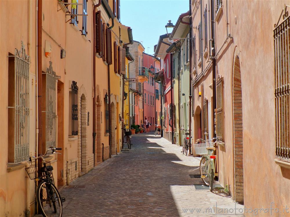 Fano (Pesaro e Urbino) - Strada del vecchio centro storico di Fano